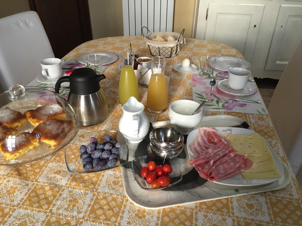 Bed and Breakfast Domus Aurea Салуццо Экстерьер фото