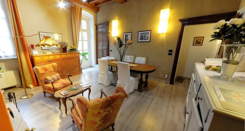 Bed and Breakfast Domus Aurea Салуццо Экстерьер фото
