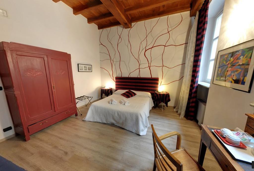 Bed and Breakfast Domus Aurea Салуццо Экстерьер фото
