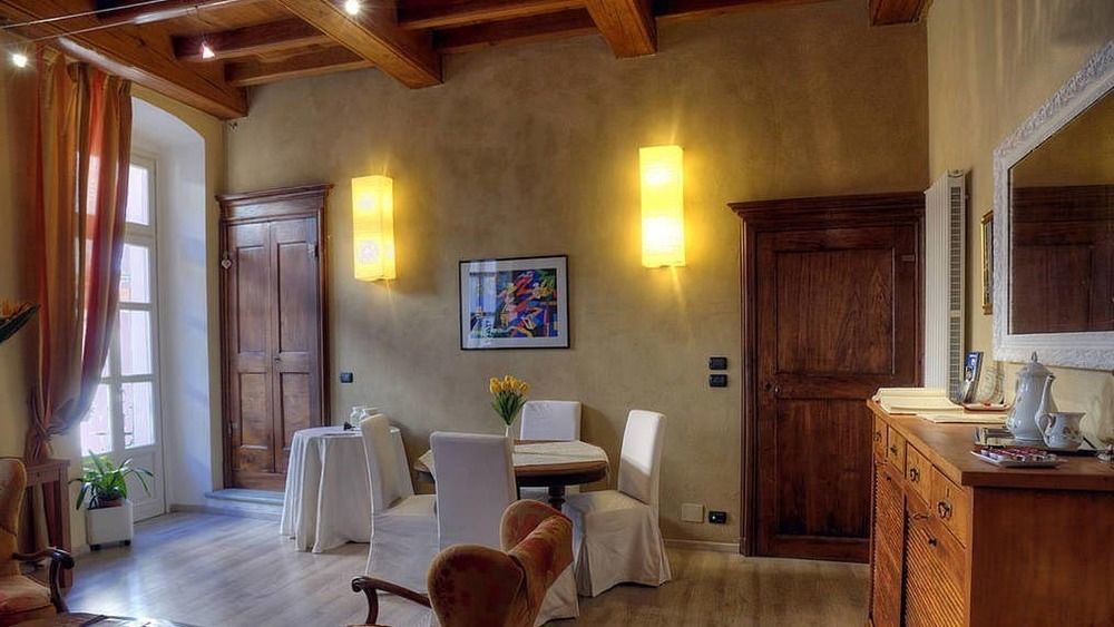 Bed and Breakfast Domus Aurea Салуццо Экстерьер фото